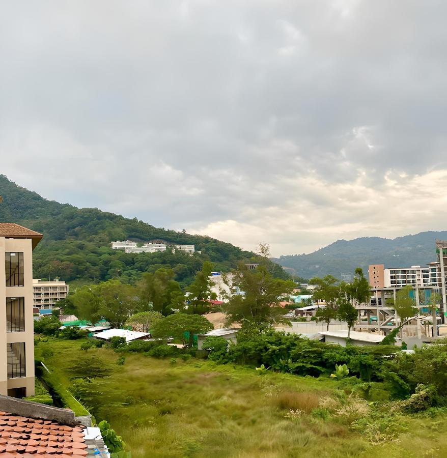 Holiday House Kata & Karon Phuket Hotel Exterior foto